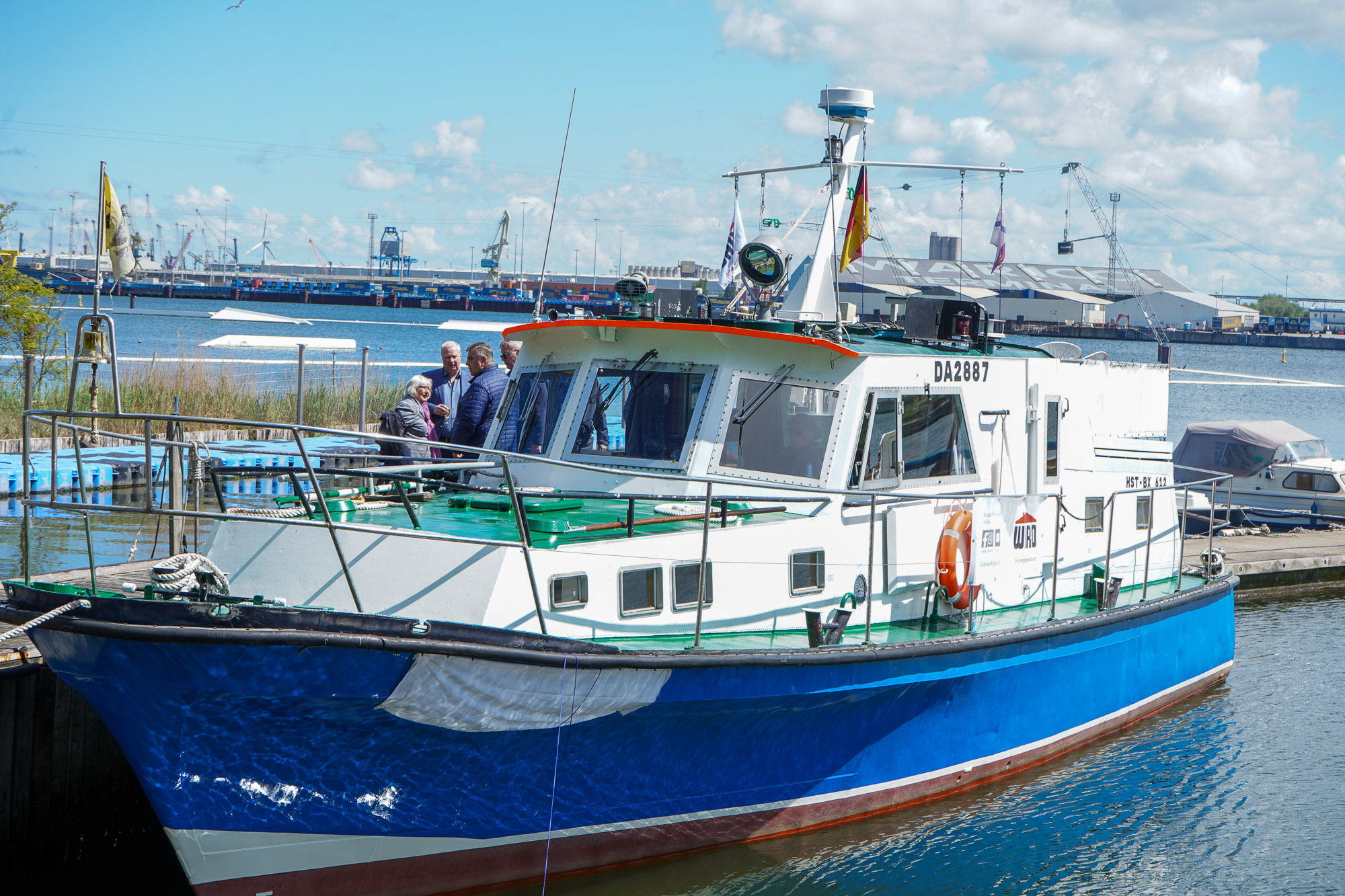 Die "Vagel Griep" wartet im Hafen auf ihre Taufe