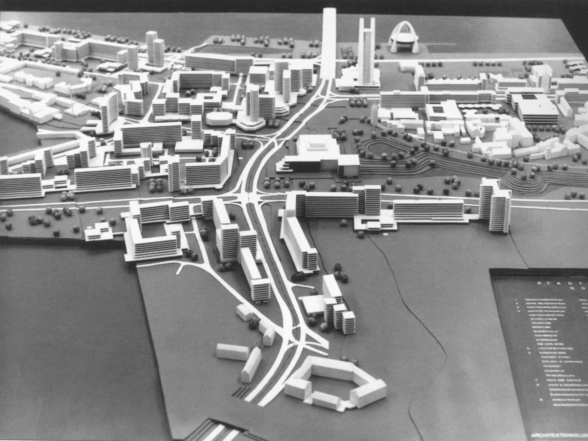 Historische Aufnahmen Hochhaus Am Vögenteich Historische Pläne um 1960 und ein Modell von der Gestaltung des Platzes Am Vögenteich bis zum Wall.