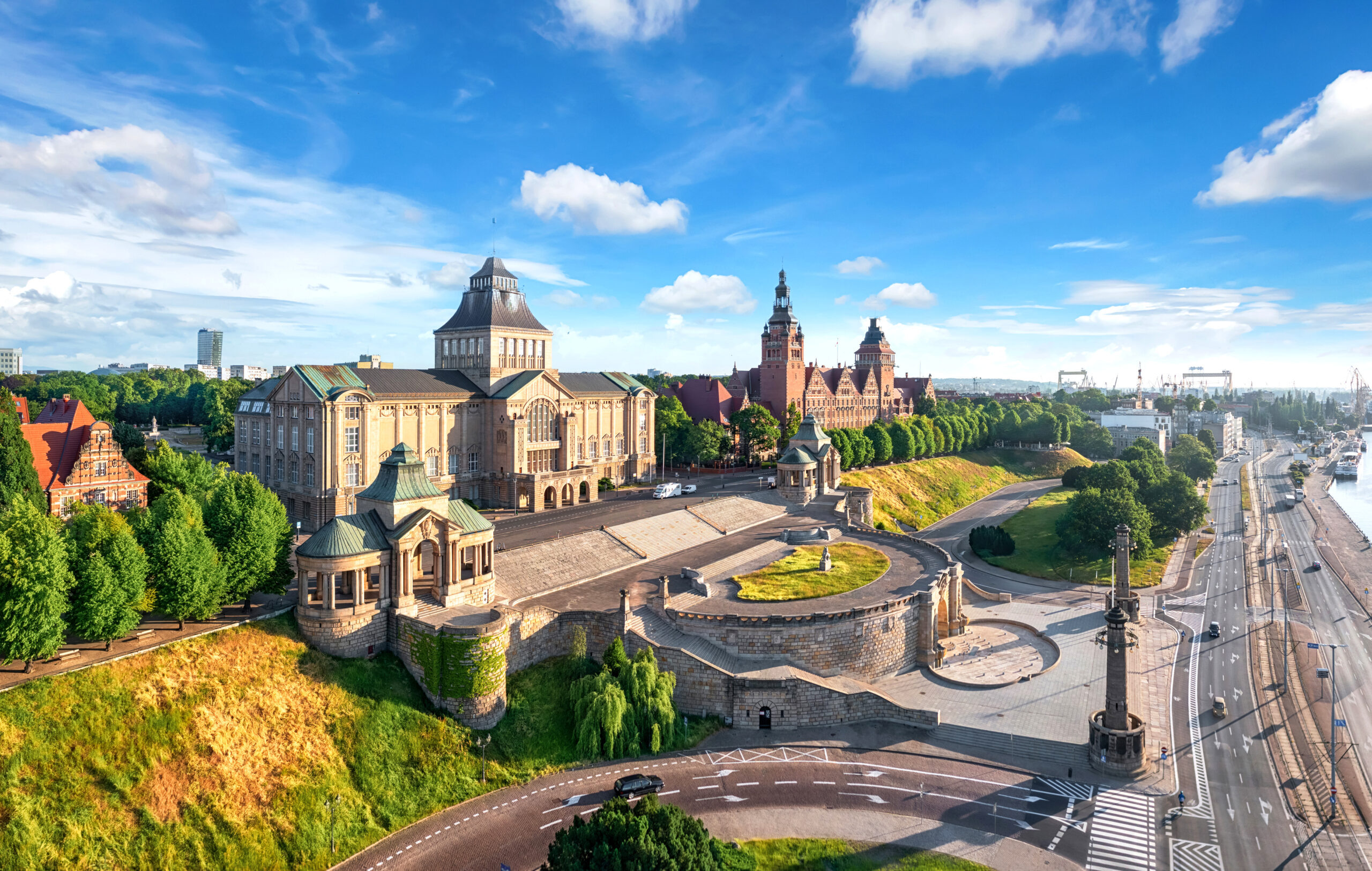 Szczecin, Poland. Aerial view of historic buildings on the bank Panoramaansicht auf historische Gebäude in Stettin links der Oder.