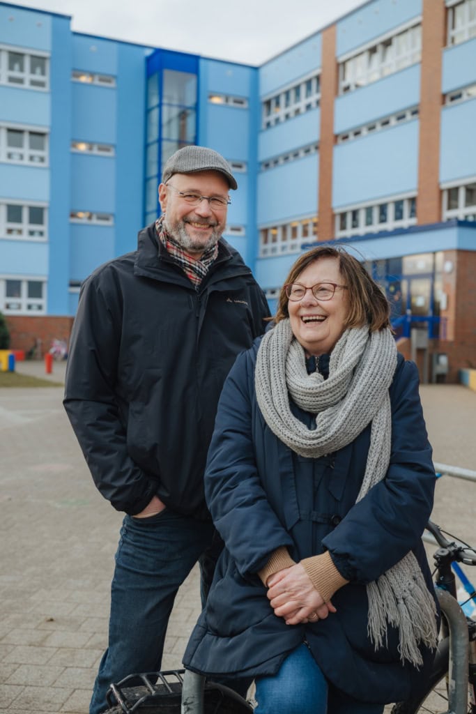 Vor und in der Schule immer gut gelaunt: Marco Frunzek und Elke Breitzke sind »Seniorpartner in School« (SiS).