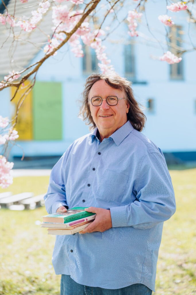 Jens Anders ist nicht nur Vorsitzender bei den Plattsnackern, sondern auch von der Alten Schmiede Toitenwinkel.