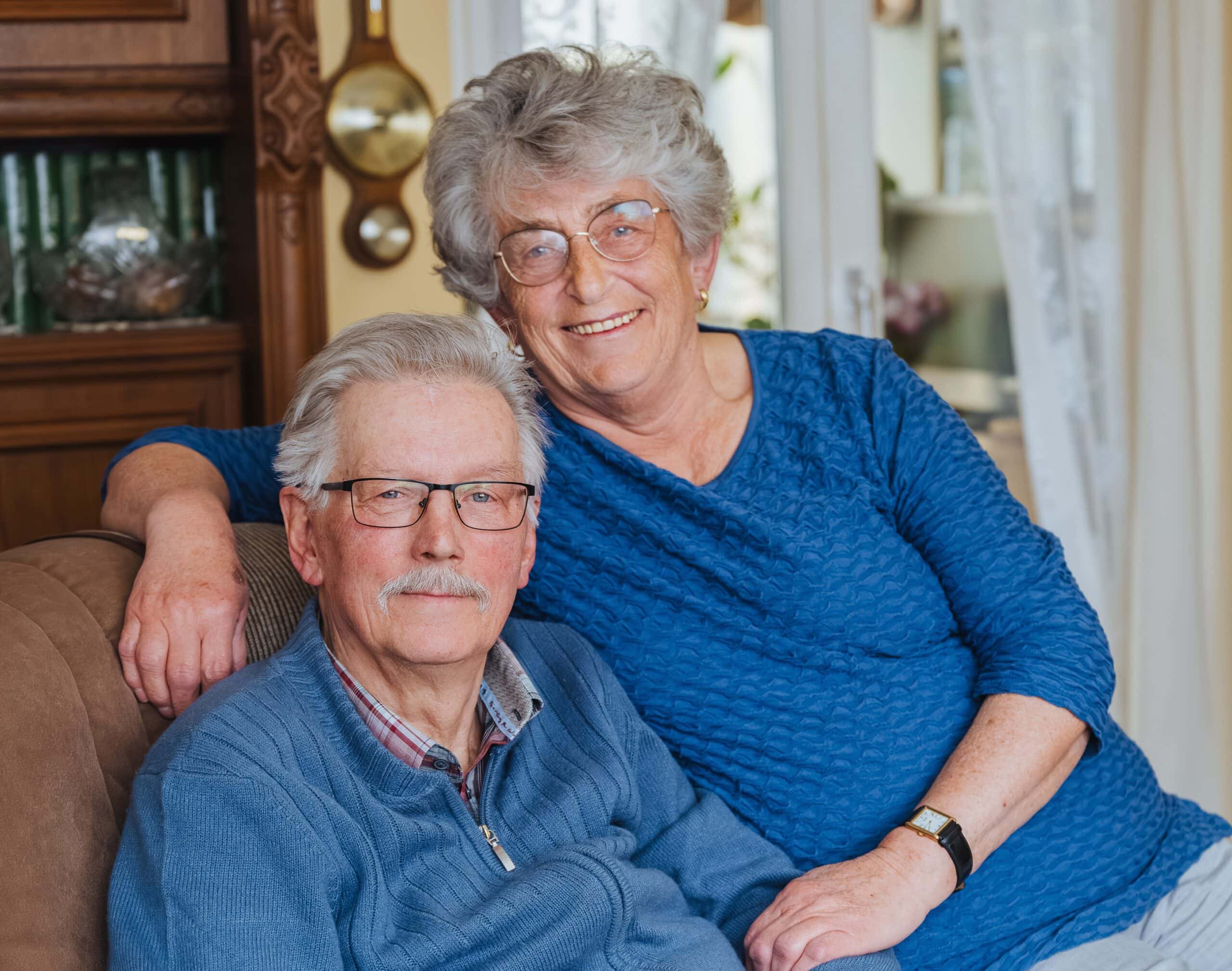 Rudolf und Bärbel Mütschow, er wohnt fast sein ganzes Leben, seit 80 Jahren, in derselben Wohnung in der Kölner Straße.