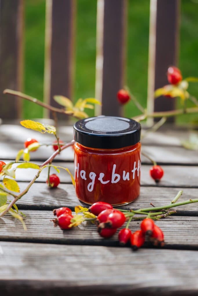 Mal was anderes als Erdbeer und Kirsch: Hagebuttenmus.